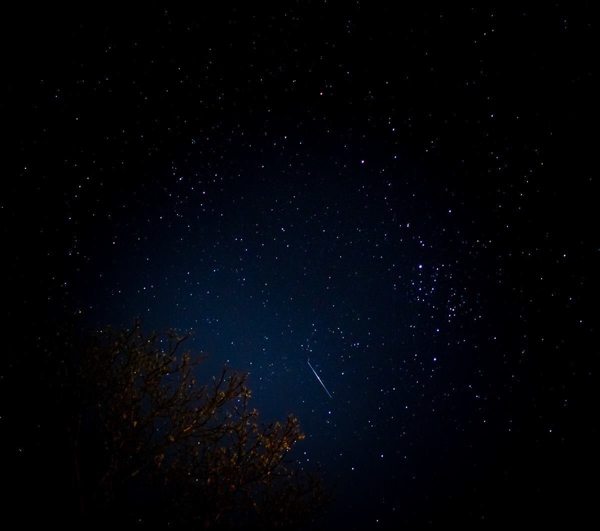 hiltzvictor36's tweet photo. #Gemini #meteorsShower #Nightsky #Skywatchers #PureMichigan @NASA @SpaceChannel @StormHour https://t.co/Tv84bewOpy