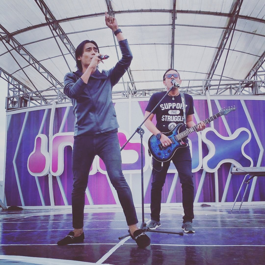 SetiabandSetia_'s tweet photo. karnaval inbox sctv di cirebon #karnavalinboxSCTVcirebon #setiaband #setiaku https://t.co/UgrUxkZT4p