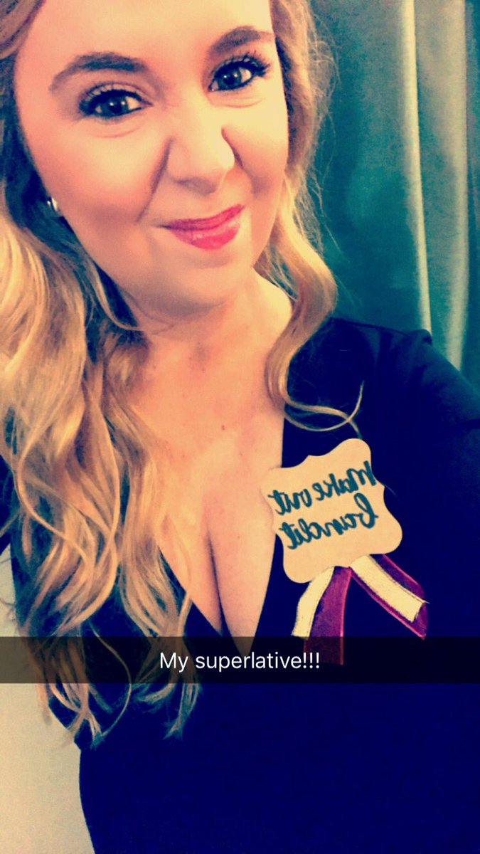 MissKariBaby85's tweet photo. The girls have high hopes for me so I better deliver! #makeoutbandit #tiethebarnott https://t.co/nV3S1fhVAZ