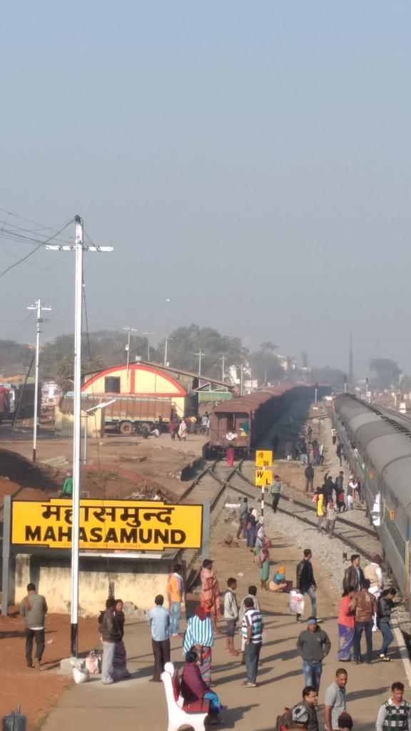 rosinfoindia's tweet photo. @drm_raipur @RailMinIndia @sureshpprabhu @drmsambalpur dear sir pleas consider this https://t.co/BPsqoAlY6h