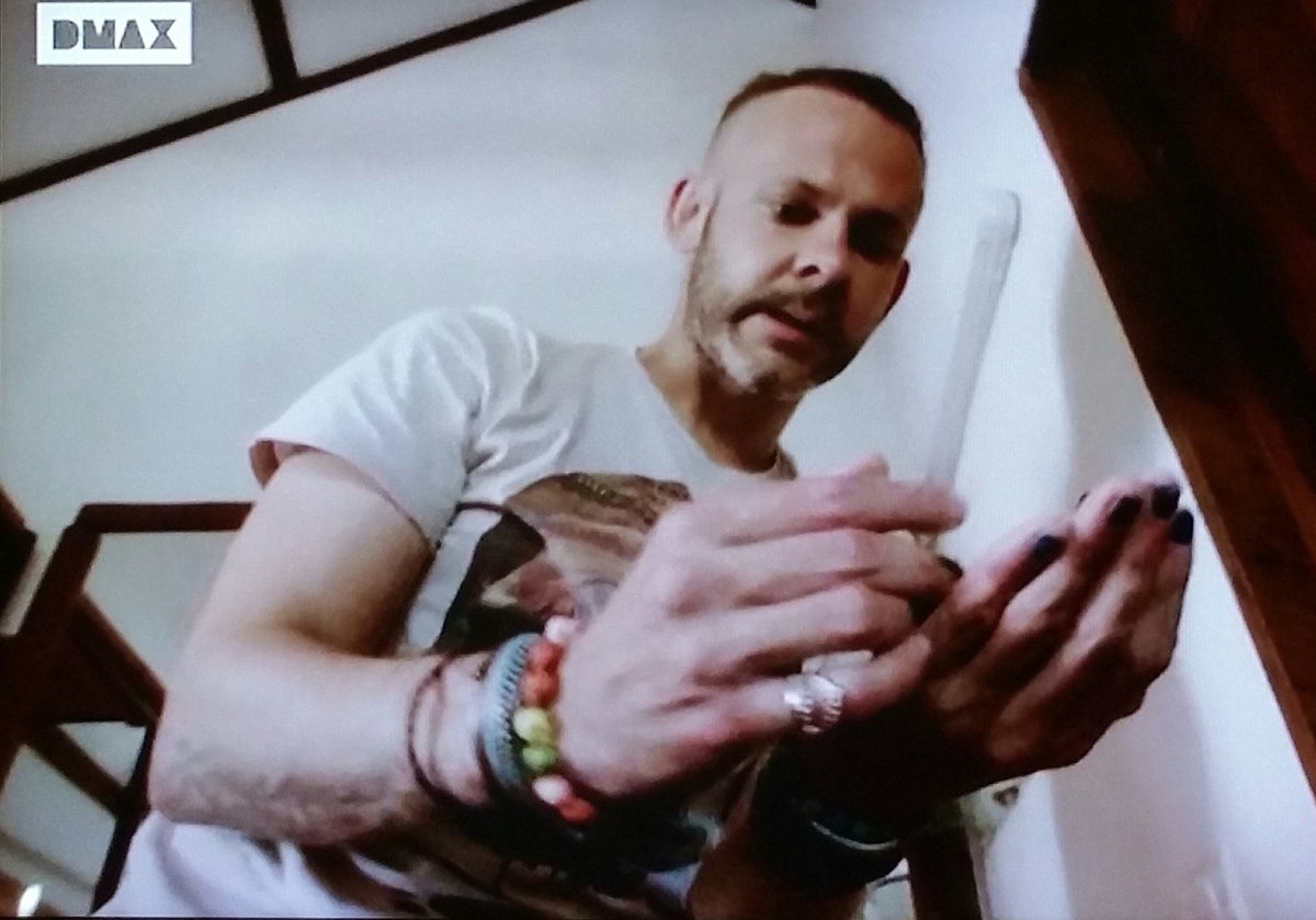 Carmen_STorres's tweet photo. Watching @DomsWildThings in a new adventure. Ready for a trip to Madagascar? Sundays on #Dmax Spain. @DMAX_es. Preparados para la aventura. https://t.co/0uVGVaZmor