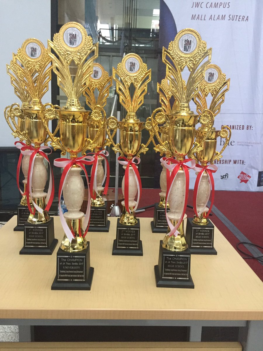 SIMBIZAsia's tweet photo. #simbiz2017 will end soon :( get ready guyss to know who will win the prize!!  Join or closing ceremony in the main lobby #simbizasia https://t.co/lq7NKuQobA