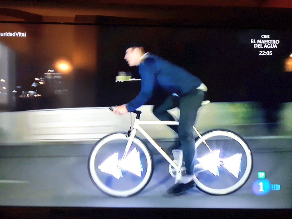 AsturiesConBici's tweet image. #MonkeyLight te permite en bici ser más visible lateralmente de una forma artística #SeguridadVital #TecnologiaYFuturo