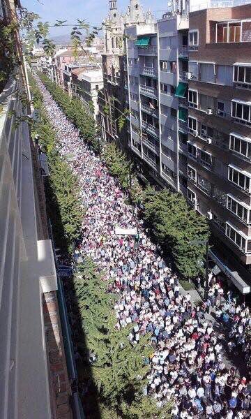 Noadya1's tweet photo. Vamos Granada!!! #2hospitalesya @susanadiaz @PacoCuenca @lopez_espada 
Queremos lo que por derecho nos corresponde una Sanidad Digna!!! https://t.co/nVrctlOcCT