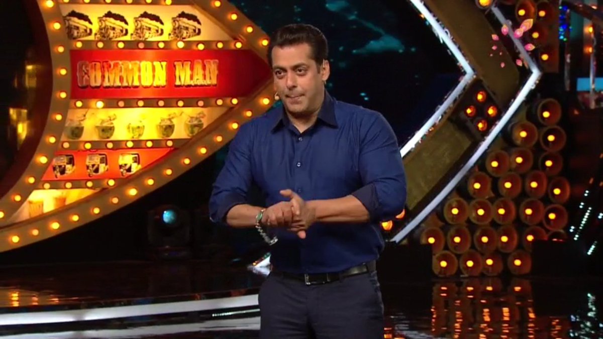 SalmanKaFanS's tweet photo. Love You @BeingSalmanKhan Sir
Best Host @BeingSalmanKhan Sir
Best Show @BiggBoss
#BB10WeekendKaVaar
#BB10TicketToFinaleWeek
#BB10 https://t.co/LlF1xZdIPm