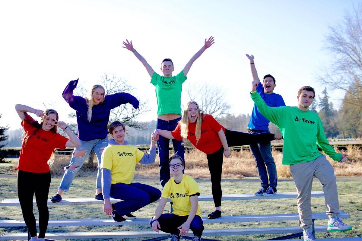 MaddieIem's tweet photo. mental health effects 1 in every 4 people. speak up, give love, and be brave. also s/o to everyone who came out today for the shoot ❤️💙💚💛💜💗 https://t.co/rjtuFeoAYJ