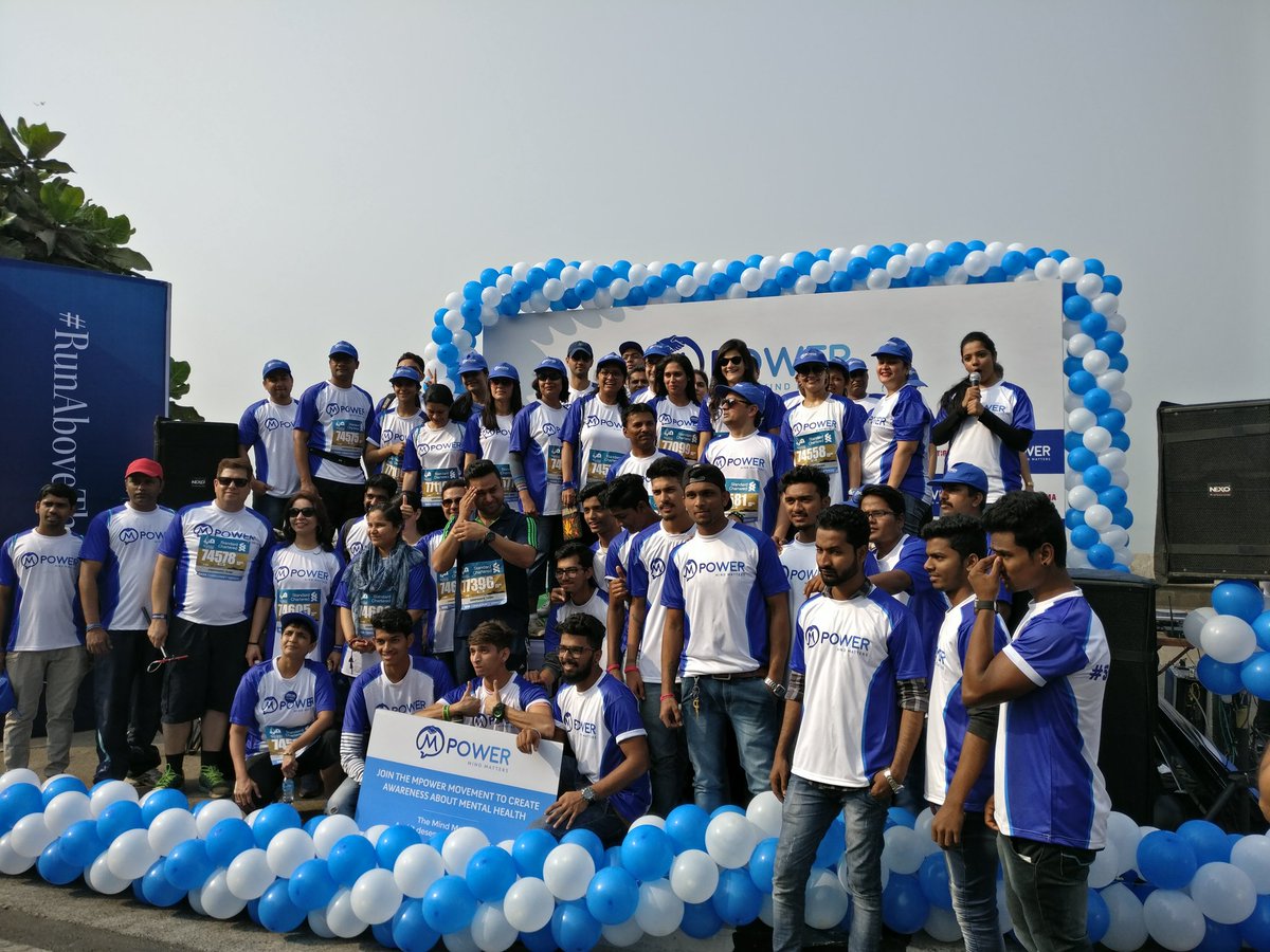 NeerjaBirla's tweet photo. The joy and satisfaction of successfully completing the #DreamRun with #TeamMPower. Happy faces all around! #SCMM17 https://t.co/1sP1PWHake