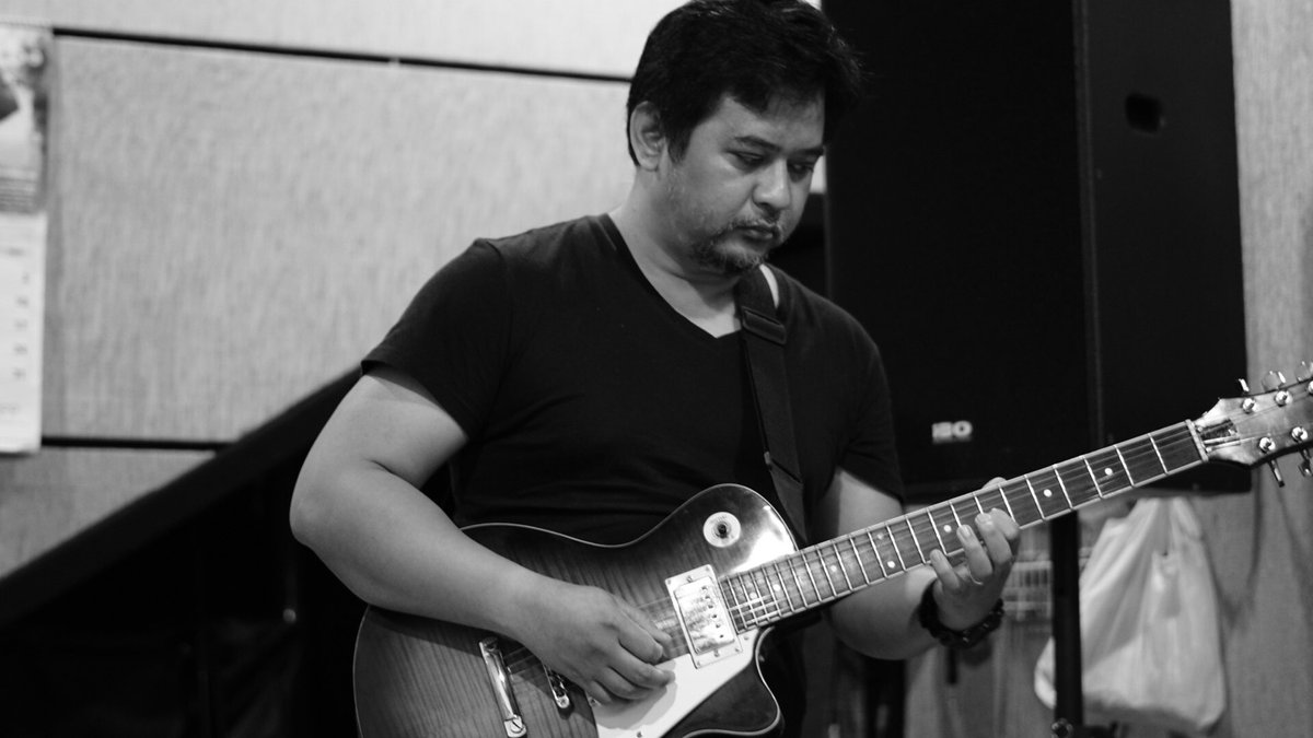 Guitarist of <a href="/medisband/">Medis Band</a> #PractiseMakesPerfect