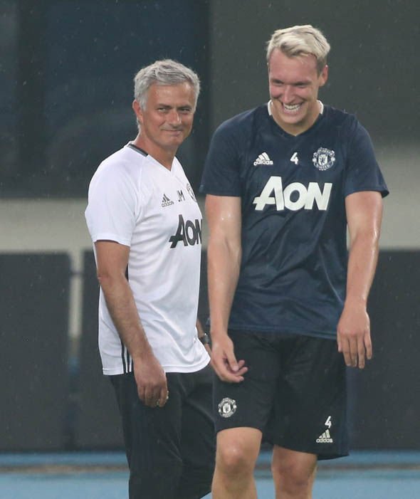 Jones: "The first conversation I had with him, Mourinho said "F***ing hell you're fit,"

#WEAREUNITEDID
#YOUC1000ISOTONIC
#UNITEDARMY