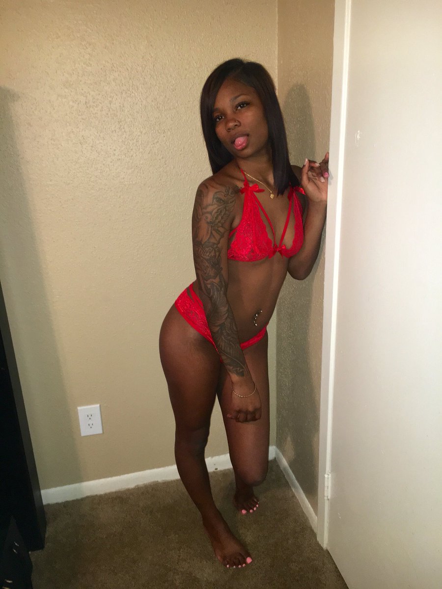 Ruthieboothiee_'s tweet photo. Lil Mama the Baddest thang around &amp; she already know it 💋🎉🍾 https://t.co/i2owYPdEHa