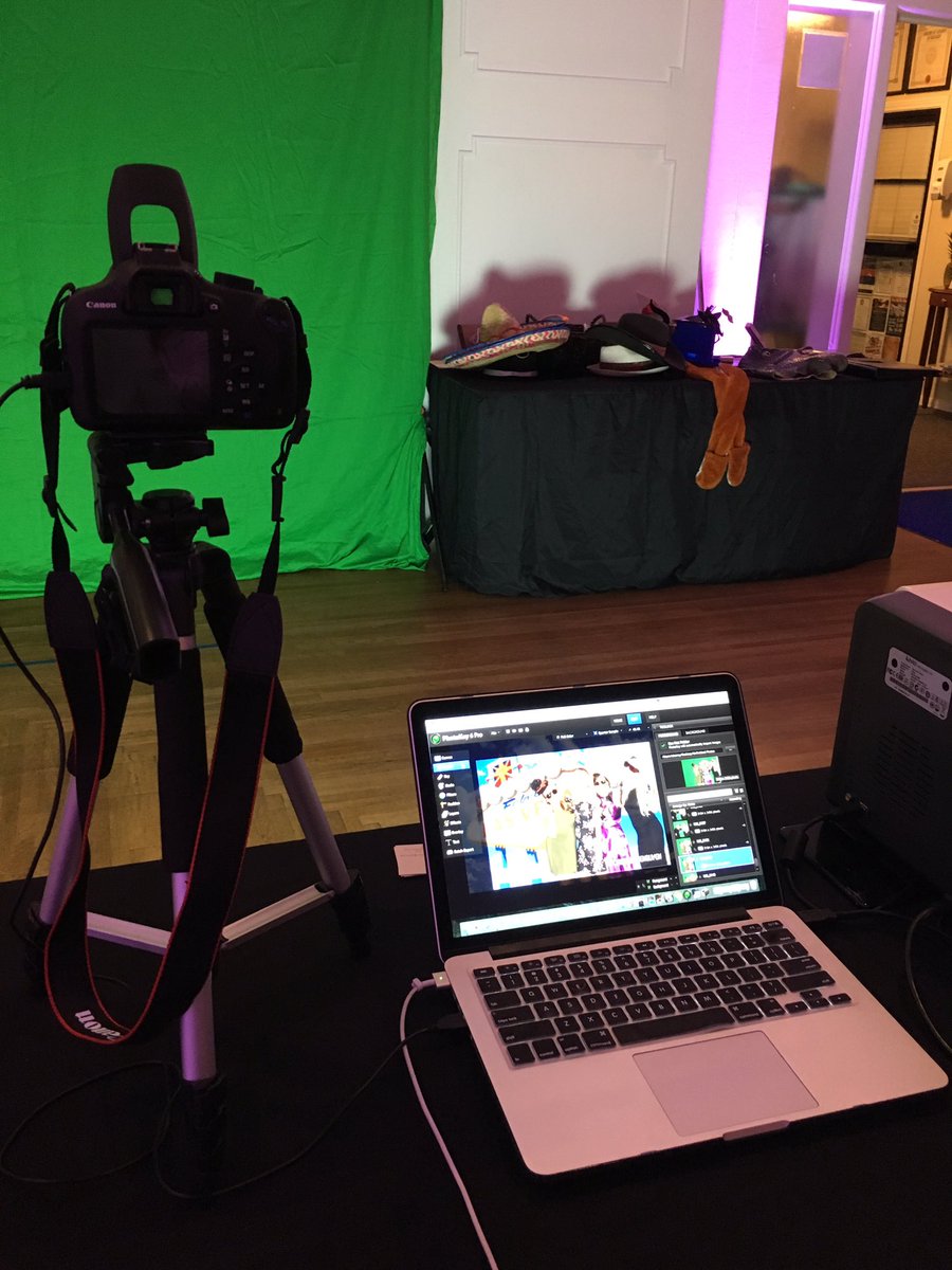 hbgreenscreen's tweet photo. The view from behind the camera tonight! 

#ocweddingphotobooth #hbgreenscreen #photography #photobooth  #greenscreen https://t.co/aQDj3GPdCU