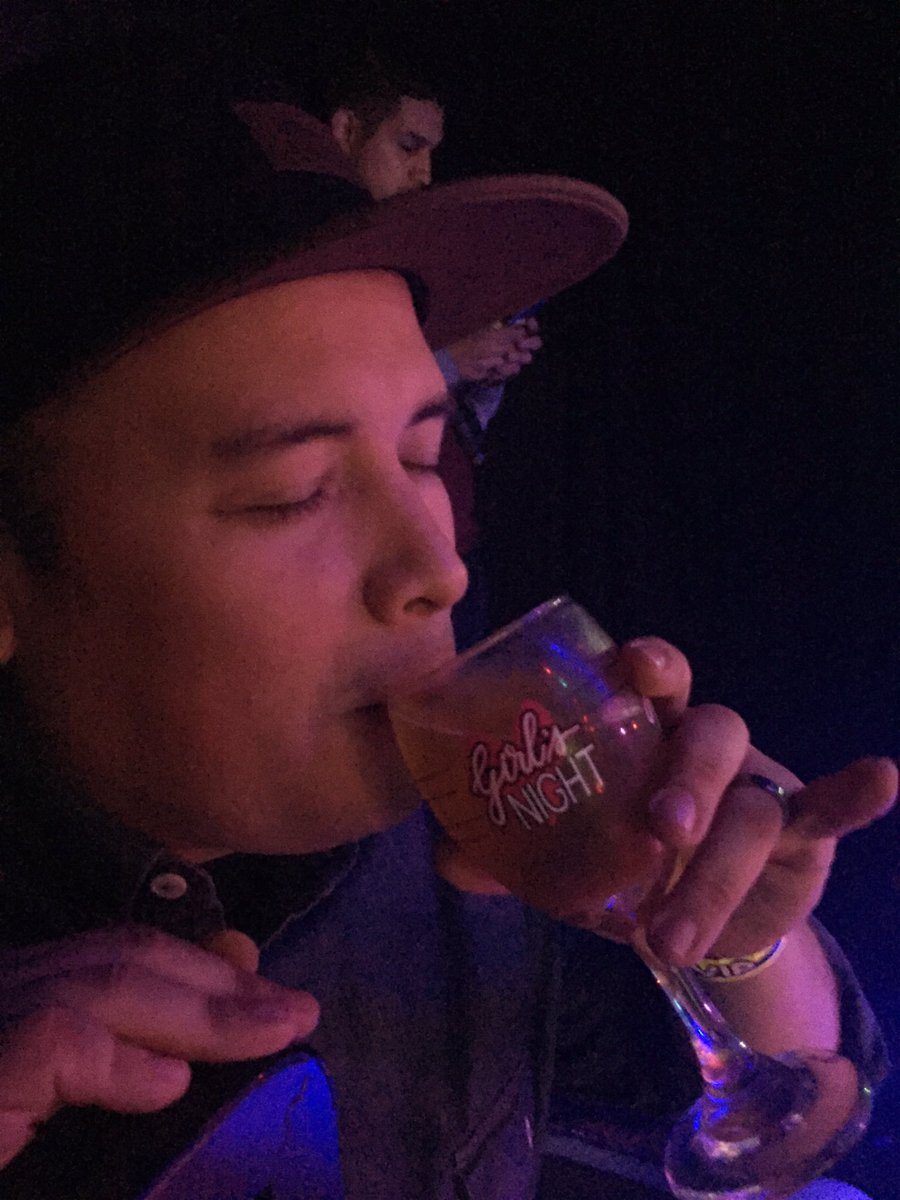 207projects's tweet image. Baby girl @DowntownLobby