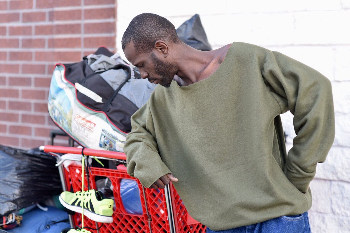 KidKen_817's tweet photo. My fam cut and sewn these pieces himself and he decided to pay the homeless to model it🙏🏾🔥🔥 https://t.co/LJSNiJsMdt