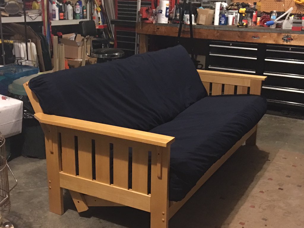 JourdanRegna02's tweet photo. Got a futon and I'm so excited to bring it to college!! Thanks mom and dad for all your help. I love you guys❤❤ https://t.co/3vAhFUgyF0