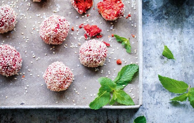 beingcontent's tweet photo. Stuck for #healthylunch ideas? Give @thedetoxkitchen falafel a spin this week https://t.co/zJktRFGby7 #CONTENTkitchen https://t.co/e9mNHSZhHj