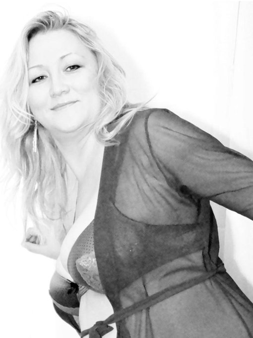 Hello twitter! It's gonna be bright day I hope :) Let's meet online in couple hours! https://t.co/05<a href="/tag/wine"class="tags"><span>#wine</span></a><a href="/tag/girls"class="tags"><span>#girls</span></a><a href="/tag/drink"class="tags"><span>#drink</span></a><a href="/tag/mindset"class="tags"><span>#mindset</span></a><a href="/tag/havingfun"class="tags"><span>#havingfun</span></a><a href="/tag/boys"class="tags"><span>#boys</span></a>