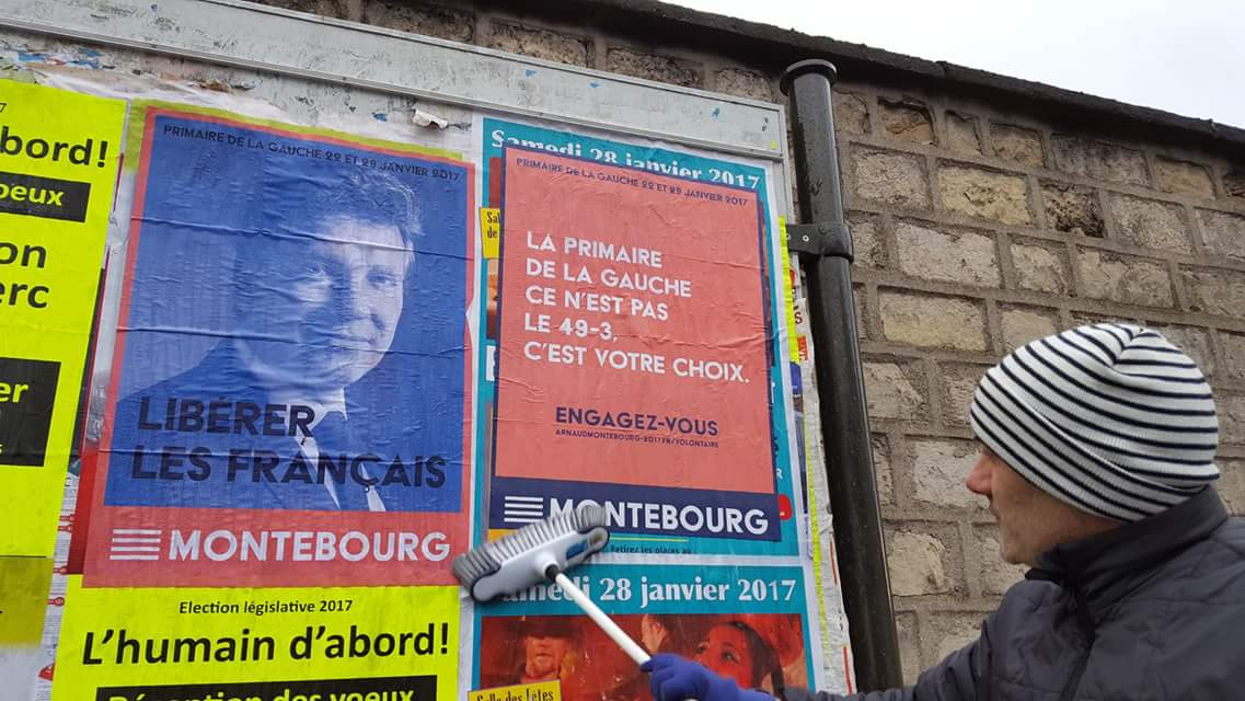 Montebourg92's tweet photo. Opération collage dans les Hauts de Seine ! #Montebourg2017 @montebourg  @leprojetfrance https://t.co/m2iry6gACh