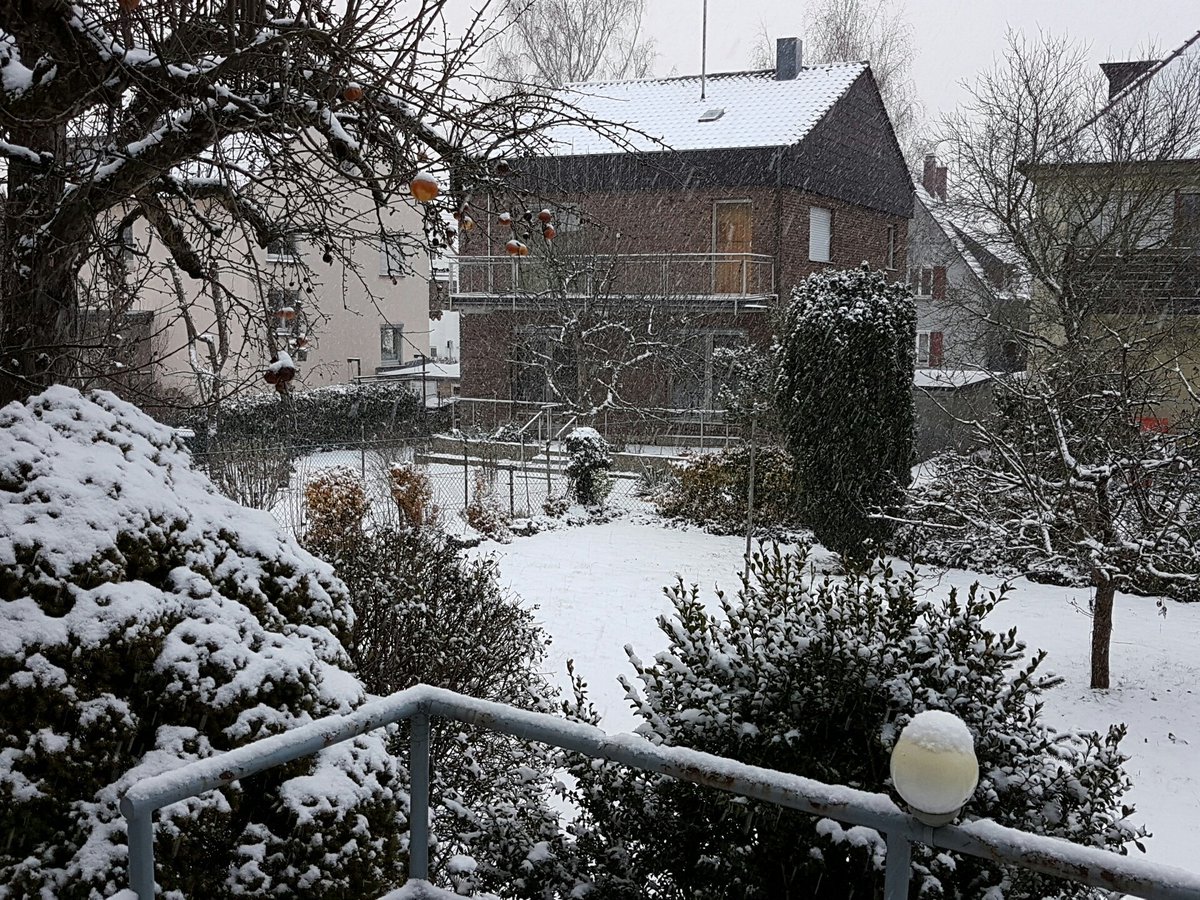 geht gleich zum Schneeschieben vor die Haustür :-(