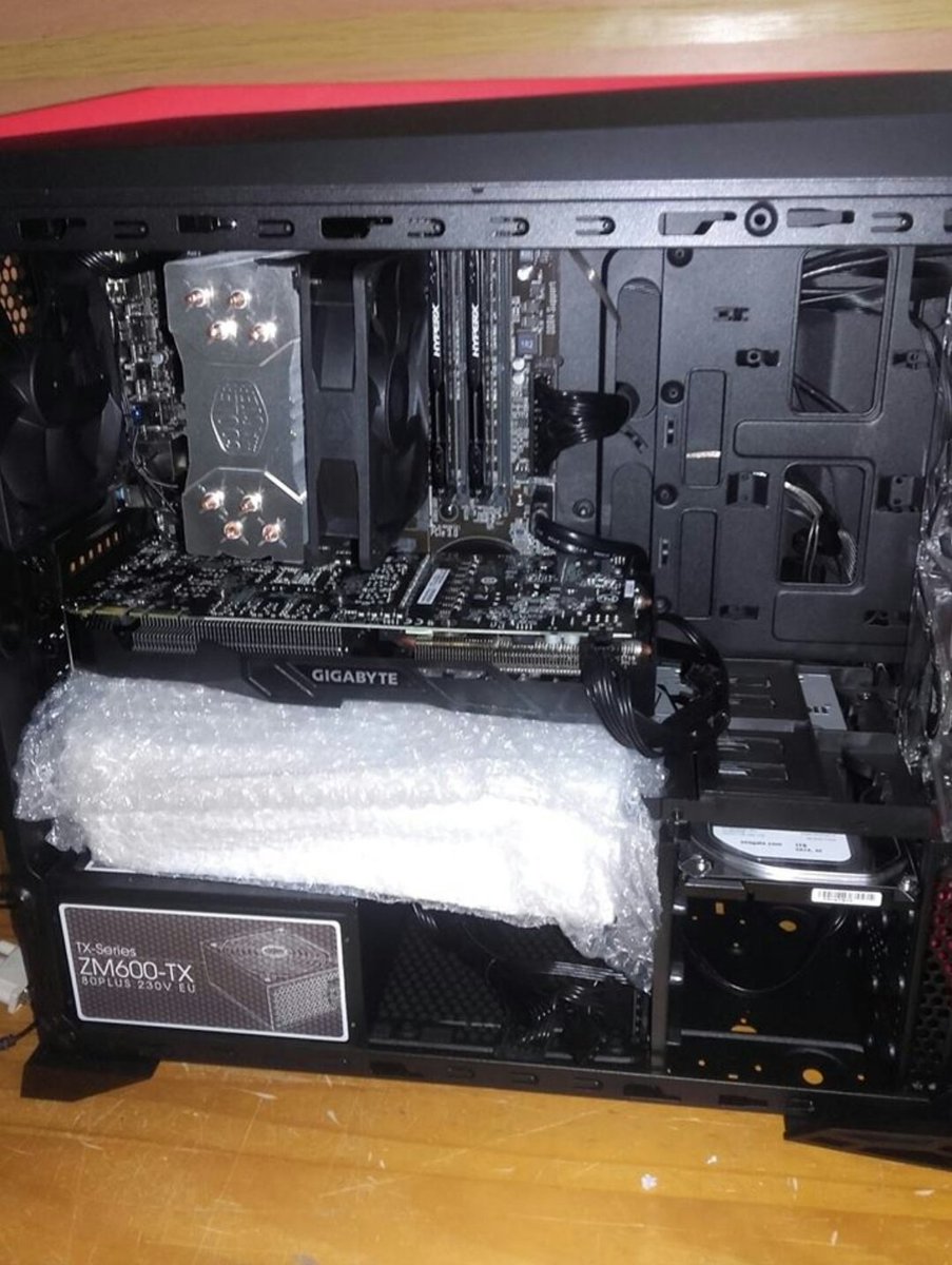 LaaziriYassir's tweet photo. #pc_gamer 💥 https://t.co/9dOoLK3ez9