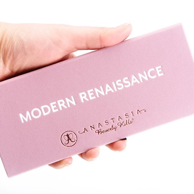SMOKEYFORMBY's tweet photo. *FLASH GIVEAWAY* RT & FOLLOW (@BlondeAmyBlog) to WIN a ABH Modern Renaissance Pallete! Ends 20/01 #competition https://t.co/h10eDBFe2H #ttqm