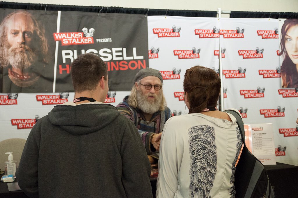 ZNATIONSOCIETY's tweet photo. @hodgmahal with fans at #WSCDenver 2016 @WalkrStalkrCon 💜 https://t.co/0TvYqMNxyx