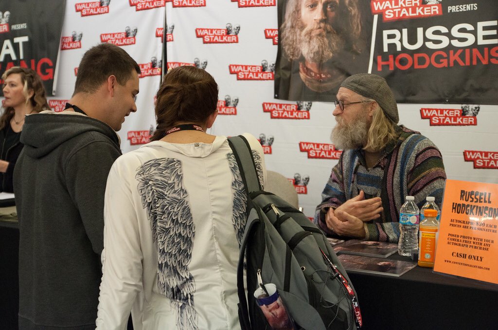 ZNATIONSOCIETY's tweet photo. @hodgmahal with fans at #WSCDenver 2016 @WalkrStalkrCon 💜 https://t.co/0TvYqMNxyx