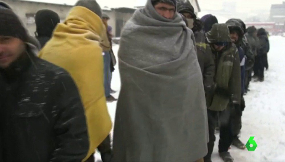 sextaNoticias's tweet photo. ▶Les contamos desde Serbia la vergüenza de Europa: miles de refugiados atrapados a temperaturas bajo cero https://t.co/nNSTGZYJci https://t.co/KaeudppkPv