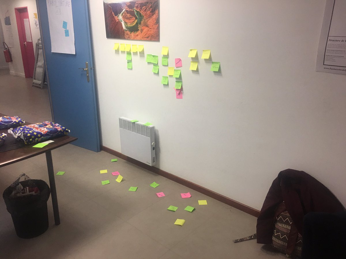 LePepinLibere's tweet photo. Chez #Cidéré! , même les @Postit sont libérés !
#selectionnaturelle #jevoooooole #nonjevolepaaaaaaaaas #splach #postitmourru #SWAngers https://t.co/0aIkkVwucO
