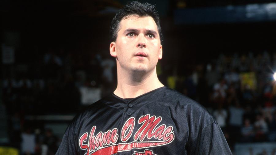 Hoy está cumpliendo 47 años, el actual comisionado de Shane Mcmahon. ¡Happy birthday   