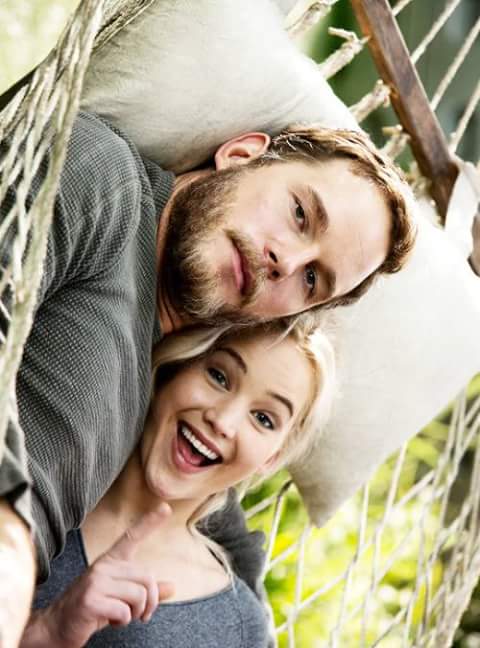 DBruni666's tweet photo. They're so sweet😍 #Passengers #JenniferLawrence #ChrisPratt #movies #love #sweet https://t.co/zAdUyycADl