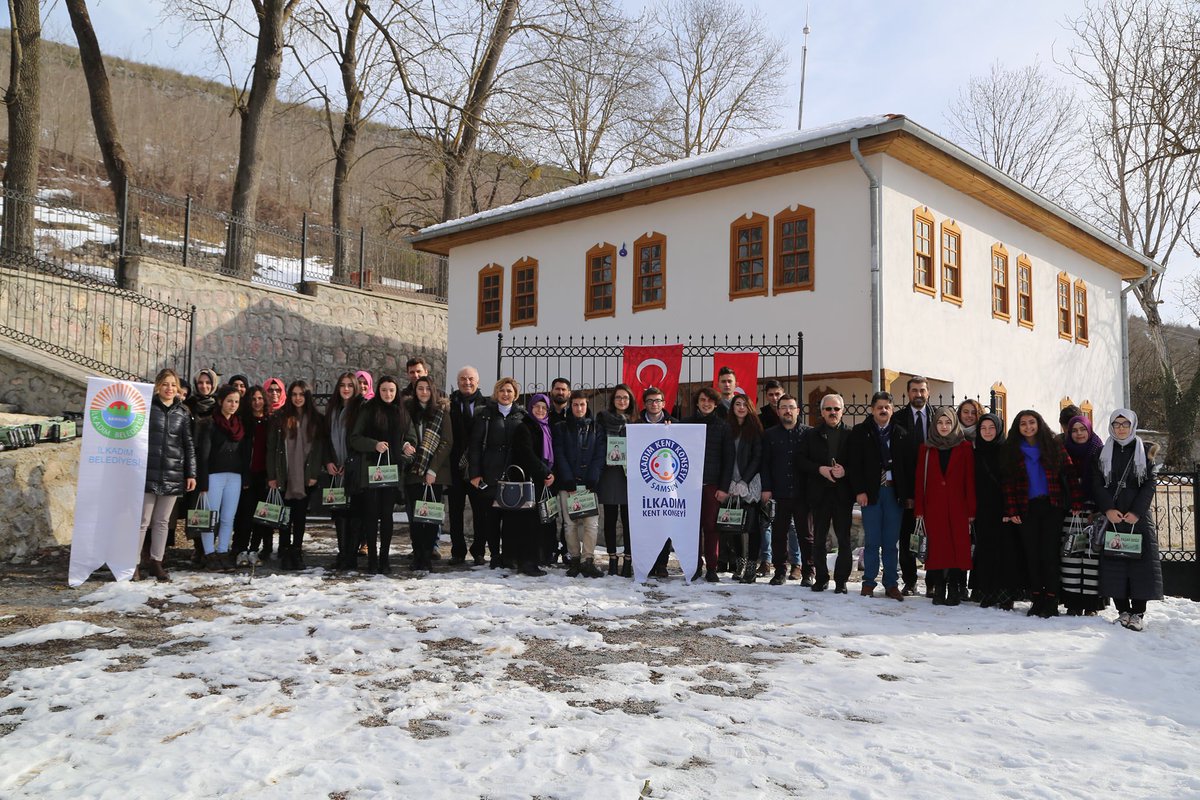 ilkadimbld's tweet photo. 1-Türk Milletin sırtının yere getiremeyeceğinin sembolü Dünya Güreş Şampiyonu Samsunlu sporcumuz Yaşar Doğu'yu gençlerimize... https://t.co/cOWnVdf3ac