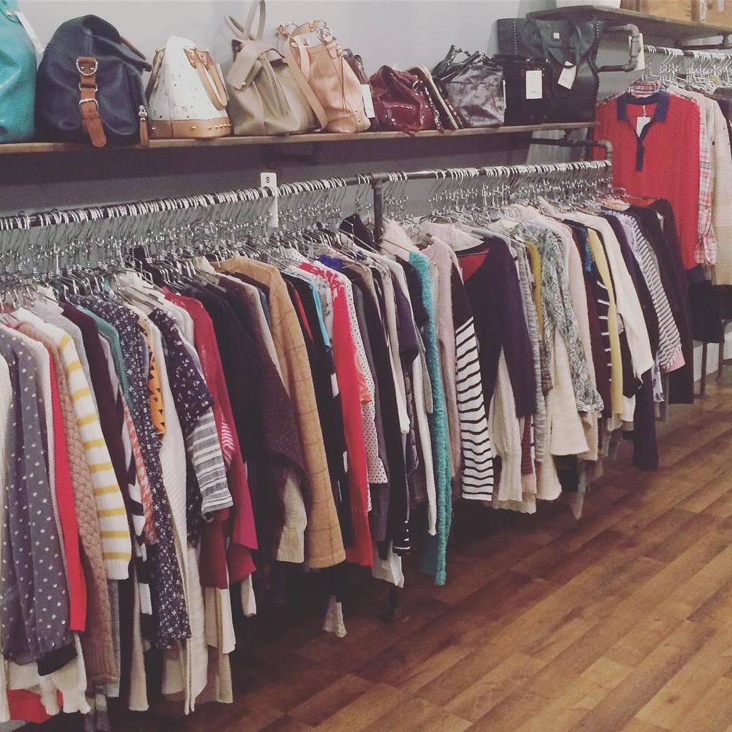 Sundays are for shopping. Good thing we gave plenty of new items for you to shop. Open 11-5. #sundaysareforshopping…