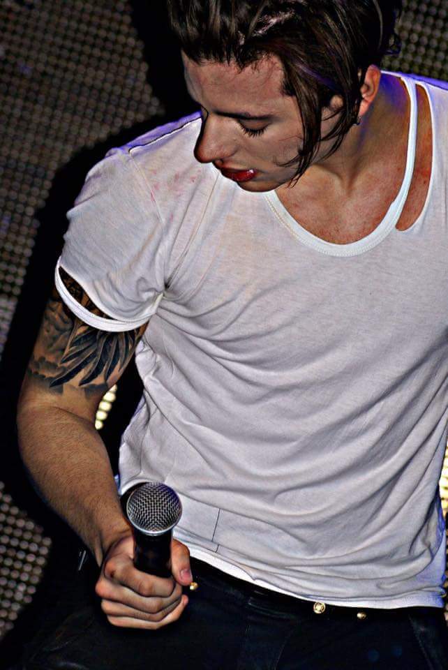 xrysa_xrys1's tweet photo. Xmm he is hot.. #VangelisKakouriotis https://t.co/6S8BOziMo9