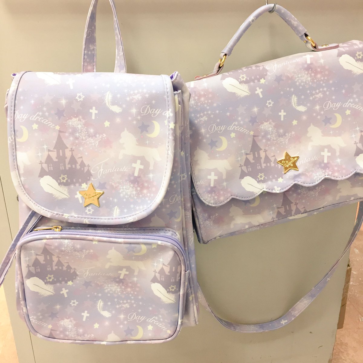 スイマー池袋サンシャインalta Twitter પર 新商品 ファンタジーコスモシリーズ リュック 2600 税 3way 2500 税 ゆめかわいい柄のバッグが入荷しました 人気の形のリュックと ３通りの使い方がたのしめるバッグです どの色もかわいいので迷っちゃいます