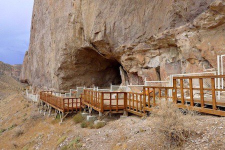言動力bot クエバ デ ラス マノス アルゼンチンのサンタ クルス州にある洞窟 世界遺産 9000年前から骨製のパイプで絵の具を吹き付けて描いたもの 左手の手型が多いことから右利きであることがわかる 強い感動を与えるが手型を残した意味はわかっ 言動力bot クエバ デ ラス マノス アルゼンチンのサンタ クルス州にある洞窟 世界遺産 9000年前から骨製のパイプで絵の具を吹き付けて描いたもの 左手の手型が多いことから右利きであることがわかる 強い感動を与えるが手型を残した意味はわかっ