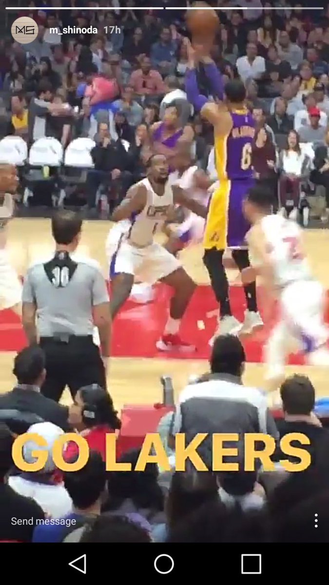 marcomanipon's tweet photo. Coolest post today: @mikeshinoda watching a @Lakers game live and publishing it on Instagram Stories.

#NBAVote @JClark5on https://t.co/t319QrHL4H