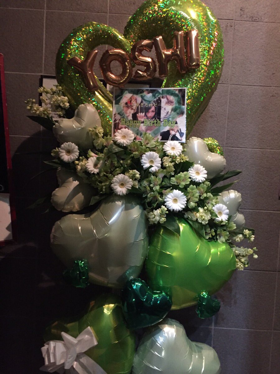 gh_yoshi's tweet photo. グラムヘイズ終わってしまった

こんなに大きな声を会場から聞いたのは初めてだった。

沢山の愛をありがとう。
始まる前から止めらんなかった。

誕生日の華もまさかあるなんて思ってなかった。皆に驚かされてばかりだわ。笑

本当に有難う御座いました。気をつけて帰ってな？

また明日。 https://t.co/gNEcMEkV1P