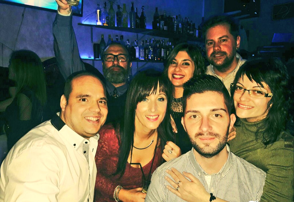 PingaElFonk_KCF's tweet photo. Ayer buena noche de #jumera y #rumba con los #BurlaosWarrones 🍷🍻🍸🍹 https://t.co/dFagAVd9dh