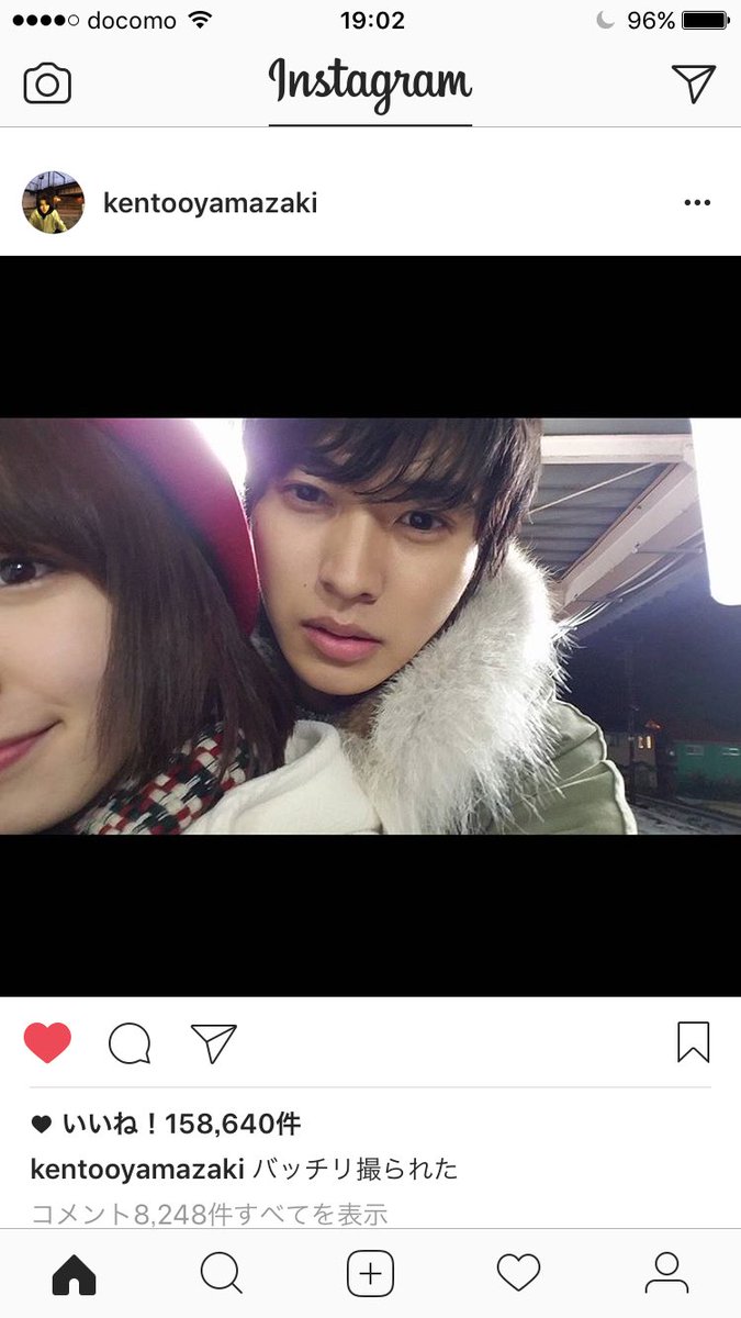 kentos______97's tweet photo. 久々Instagram更新👏✨
隣の女性が気になるが、、、そっとしておこう
それにしてもかっこいい
密着すごいけど（笑）安定で人との距離感近いなー☺️ https://t.co/Fzf44aS9pB