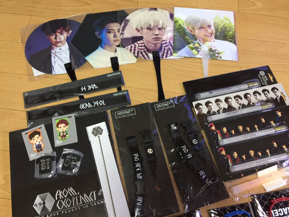 Hr5Xt's tweet photo. RT추첨 많이팔리면 찬열토레카)엑소굿즈양도 판매합니다😊
희귀굿즈 일본굿즈도 많이 있으니 사진 보고가세요🙆 희귀굿즈 빼고는 ⭐️원가이하양도⭐️ 원하시는 굿즈 디엠으로 말씀해주세요!직거래 가능합니다! 등기택배도 물론 가능하니 연락주세요! 답글에도 있어요😊 https://t.co/NJAMwfLk6x