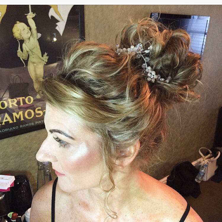 c_wardle's tweet photo. Bridal Bun https://t.co/HoYiXrg4QQ
