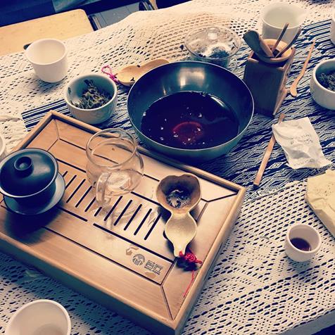 vracteashop's tweet photo. Wonderful session yesterday with the nicest bunch of tea lovers! Thank you all for coming! Looking forward to doing + Photo by @emmacarlow https://t.co/C2cZQLK8JE