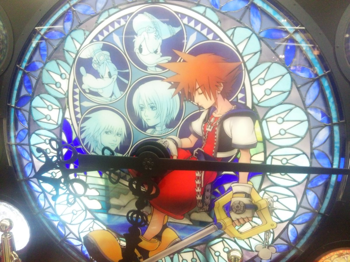 ちびた 昨日キングダムハーツ展行ってきました たくさんの人が見に来ていたので ロープで規制線張って列になっての観覧 撮影でした けれどその分より近くで見ることが出来ました 大好きなシオンのステンドグラスを間近で見れて感激です ちびた 昨日キングダムハーツ展行ってきました たくさんの人が見に来ていたので ロープで規制線張って列になっての観覧 撮影でした けれどその分より近くで見ることが出来ました 大好きなシオンのステンドグラスを間近で見れて感激です