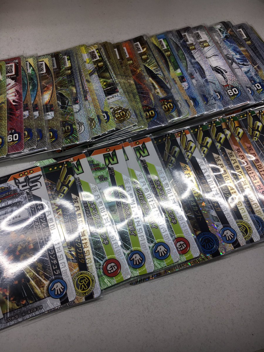 新甲虫王者 ムシキング】 大量に買取が来ました！ショーケースが潤って