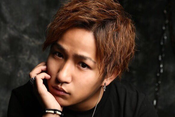 ClubDSD's tweet photo. 1/14の№1は
✨幹部 桜木 夢斗✨
見事本日もナンバー1を獲得❗️❗️
最高級シャンパン ドンペリニョン等シャンパンをたくさん卸し見事ラスソンを獲得しました❗️❗️ https://t.co/vuWTrcgE2d