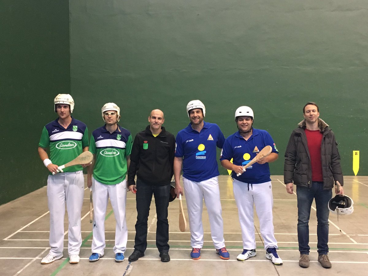 trianguloiheste's tweet photo. Comienza la 1ª Jornada de 1ª División del Campeonato España Clubes Frontón 36m Herramienta @trianguloiheste @stcasablancazgz https://t.co/aWVjN33kQn