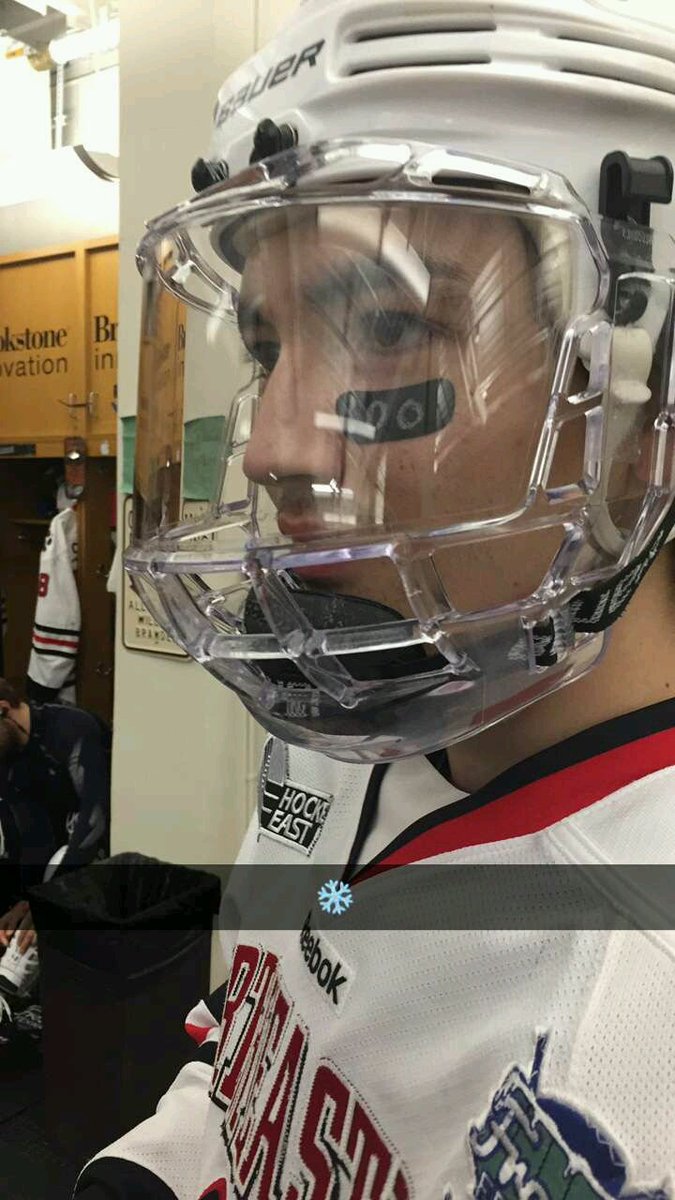 OnlyInBOS's tweet photo. The @Northeastern Men's Hockey team took over the OIB snapchat on Saturday for #FrozenFenway: https://t.co/8lBssGWZhv https://t.co/jlAkjJSokf