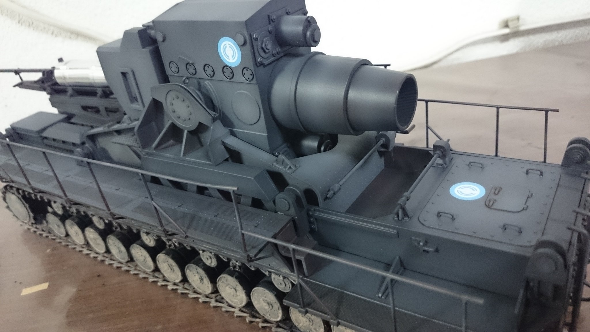 スパ名物超高速左コーナー デカール貼って1 35カール自走臼砲ガルパン大学選抜仕様完成 頑張ったまじ頑張った どうにか間に合ったぜｗｗｗ カール自走臼砲 T Co Zpbwforryj Twitter