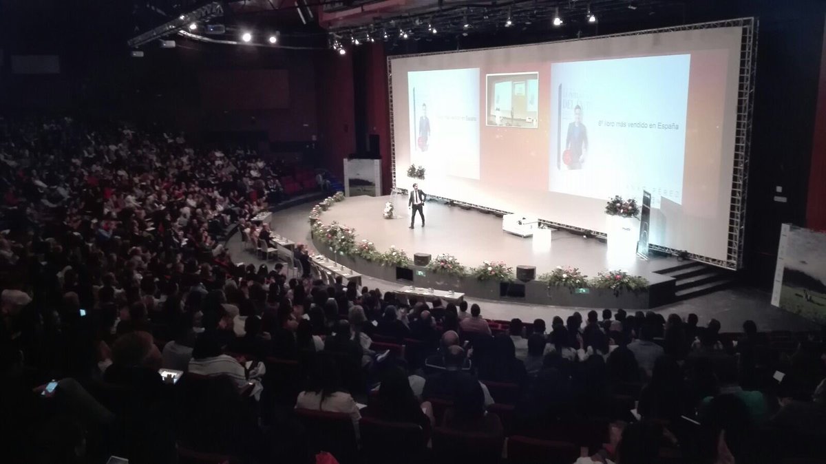 anxo's tweet photo. "Si quieres un premio mayor, debes pagar un precio mayor". 

Gracias, futuros diamantes, por vuestra gran acogida. https://t.co/1Q2kxf2CpP