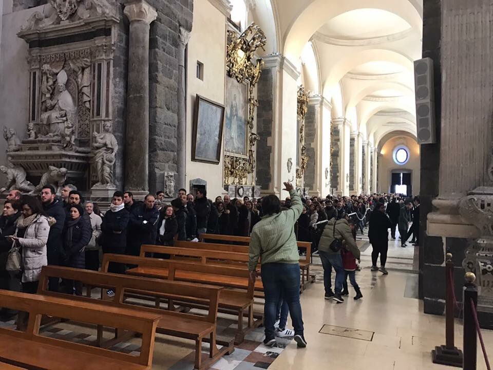 enzobianco_'s tweet photo. Tanti fedeli e devoti in visita alla Cattedrale di #Catania per apertura straordinaria della "Cammaredda" #SantAgata https://t.co/SN2S8E7Osz https://t.co/TsGtwbwC3I